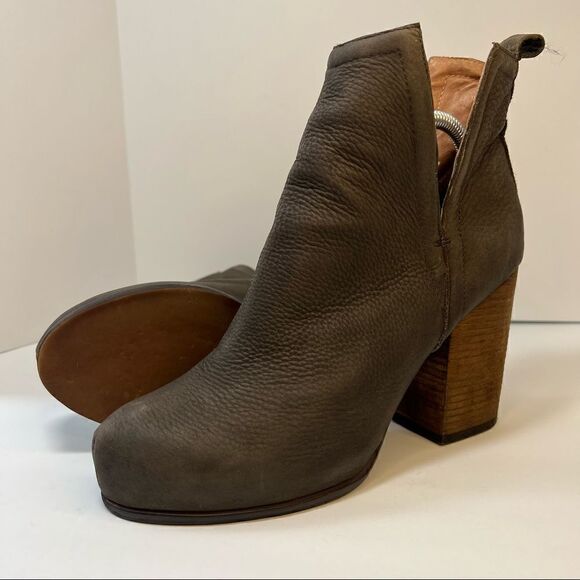 Jeffrey Campbell Oshea Leather Taupe Block Heeled Ankle Booties 10 - Picture 1 of 11